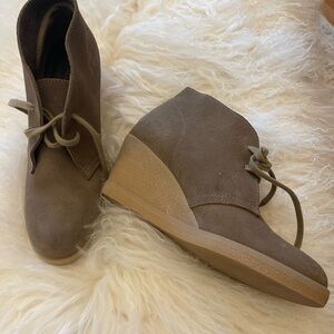 J.Crew Suede Wedge Ankle Booties Taupe Women’s Size 7